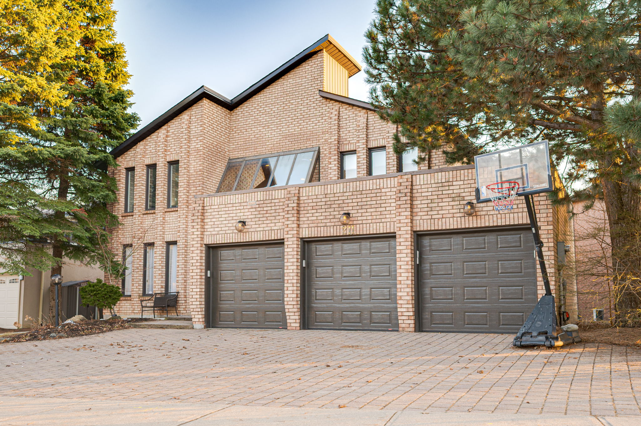 211 Franklin Ave Vaughan, ON L4J 7L4