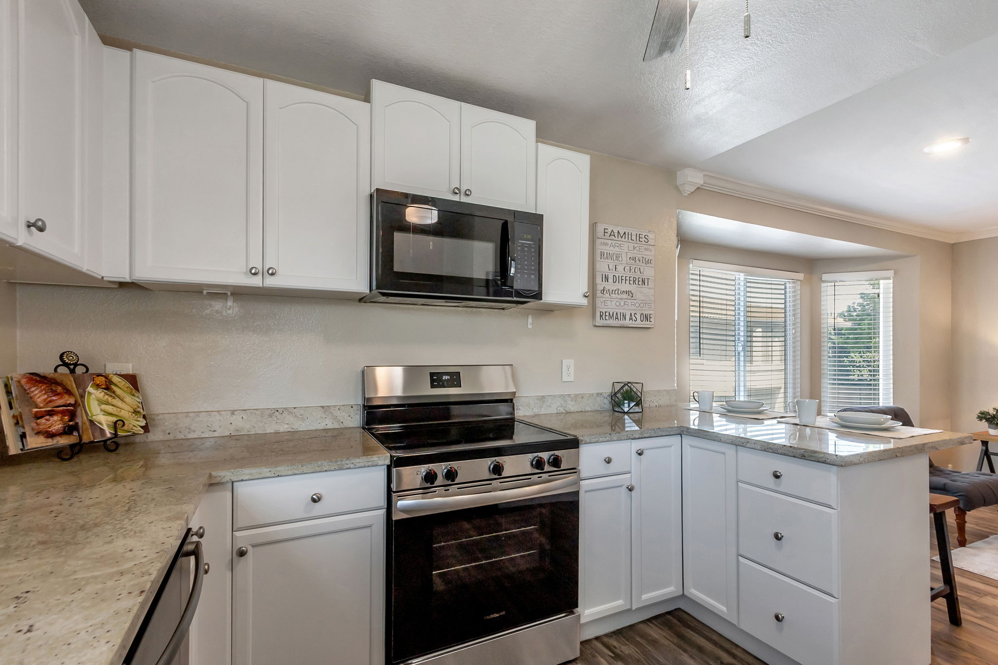 015_211 Kenbrook Cir  