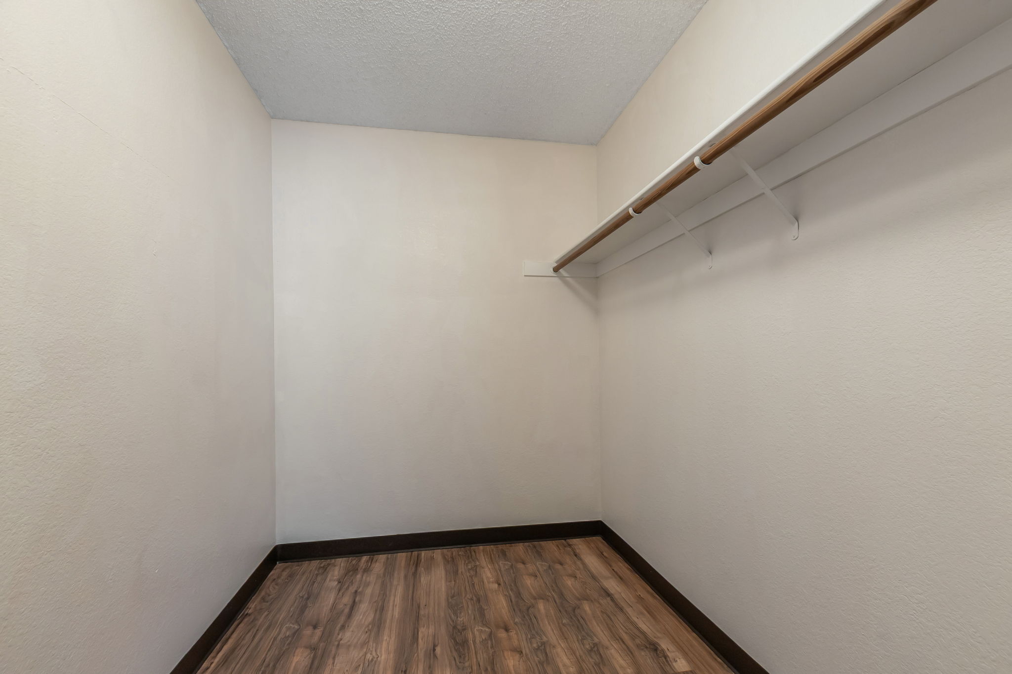 023_211 Kenbrook Cir  