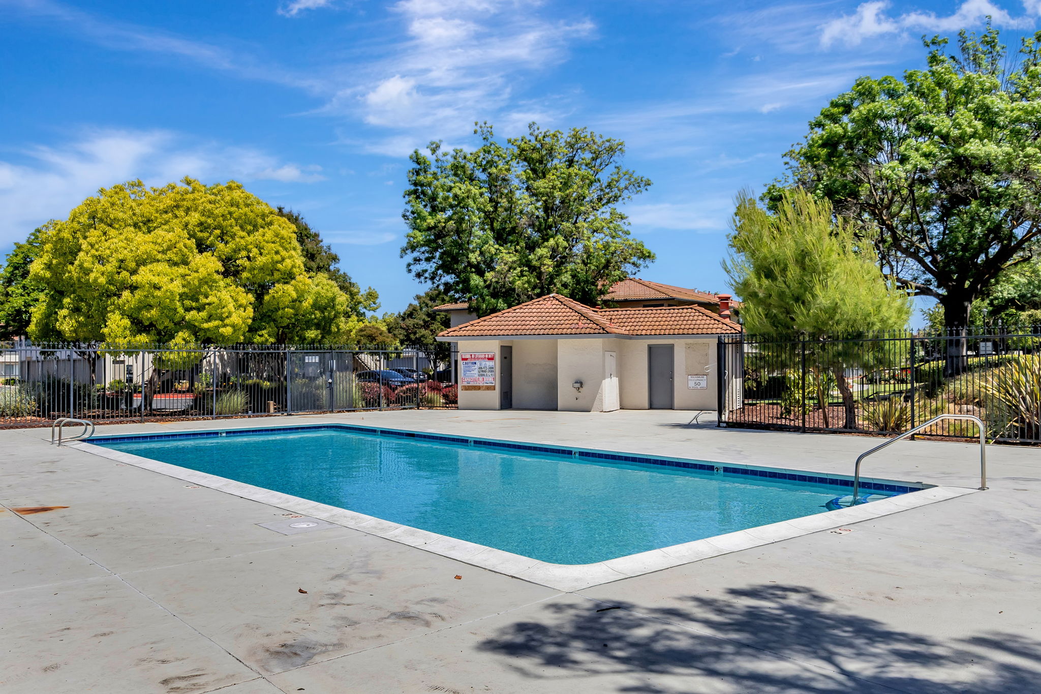 041_211 Kenbrook Cir  