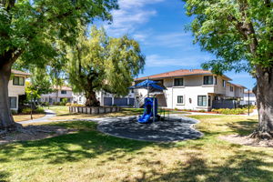 032_211 Kenbrook Cir  