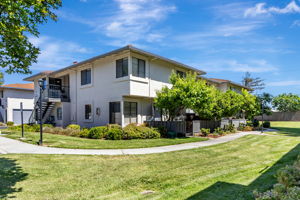 033_211 Kenbrook Cir  