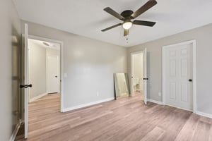 Lemuel Black Rd-S1810-027.jpg