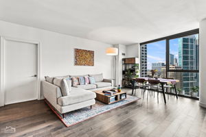 211 N Harbor Dr 3803_004