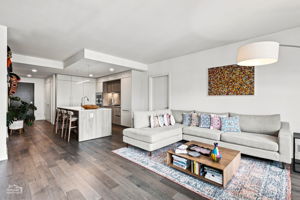 211 N Harbor Dr 3803_005