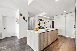211 N Harbor Dr 3803_009