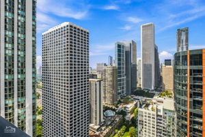 211 N Harbor Dr 3803_011