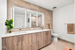 211 N Harbor Dr 3803_012