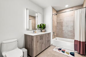 211 N Harbor Dr 3803_018
