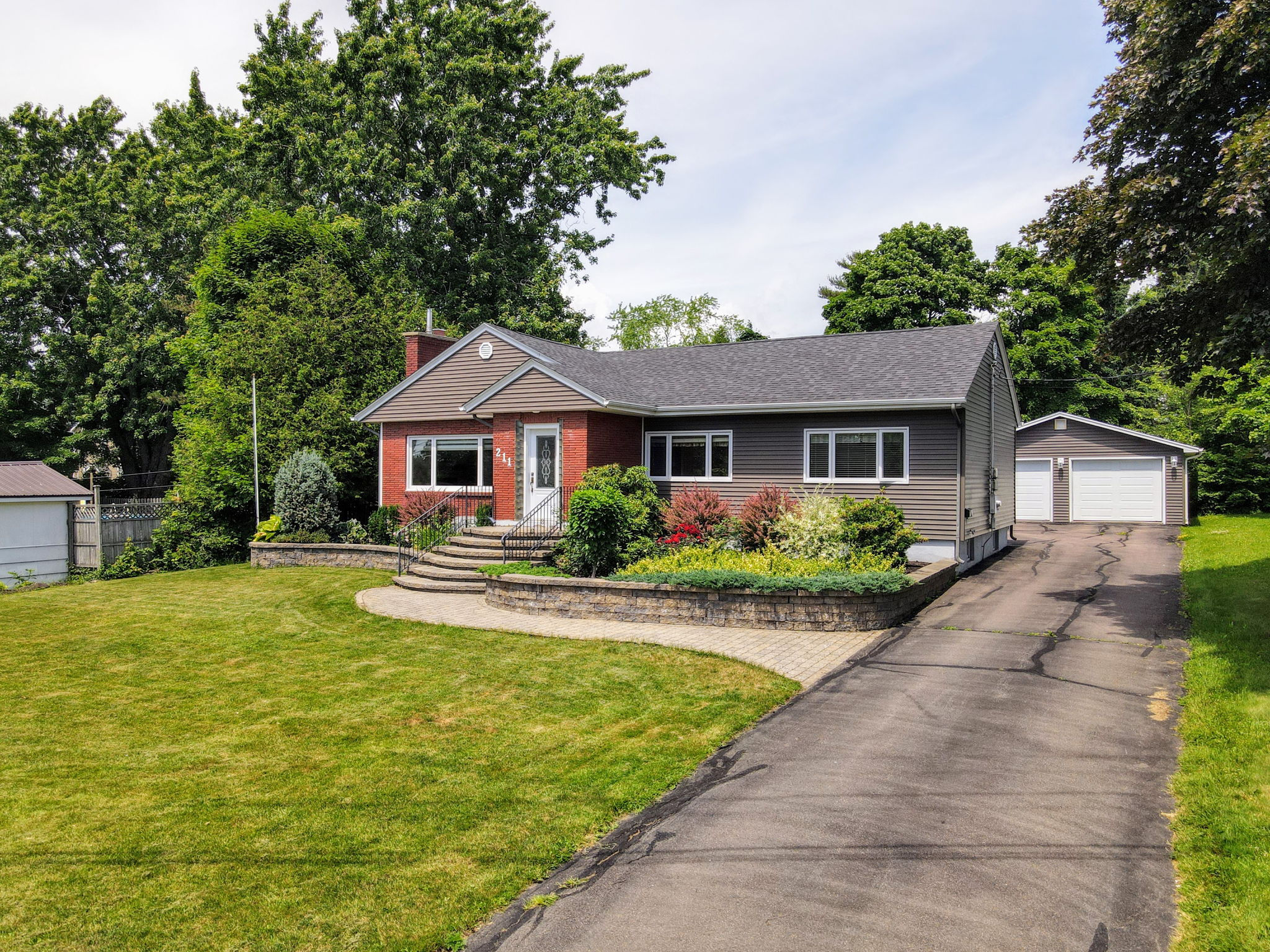 211 Shediac Rd, Moncton, NB E1A 2S3 PROPICSTA & MeasureMySpace