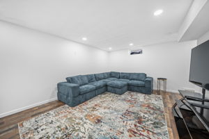  Photo 49