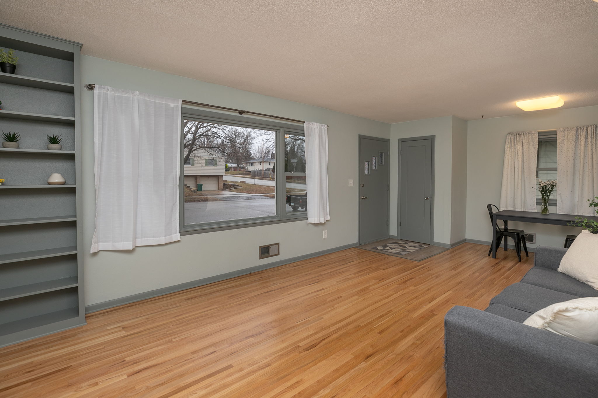 04-Living Room