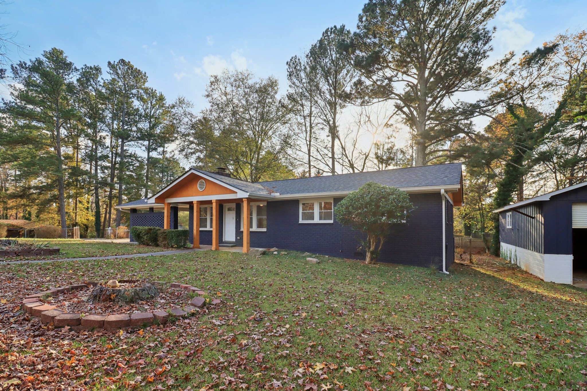 Dobbins Dr-S2511-002.jpg