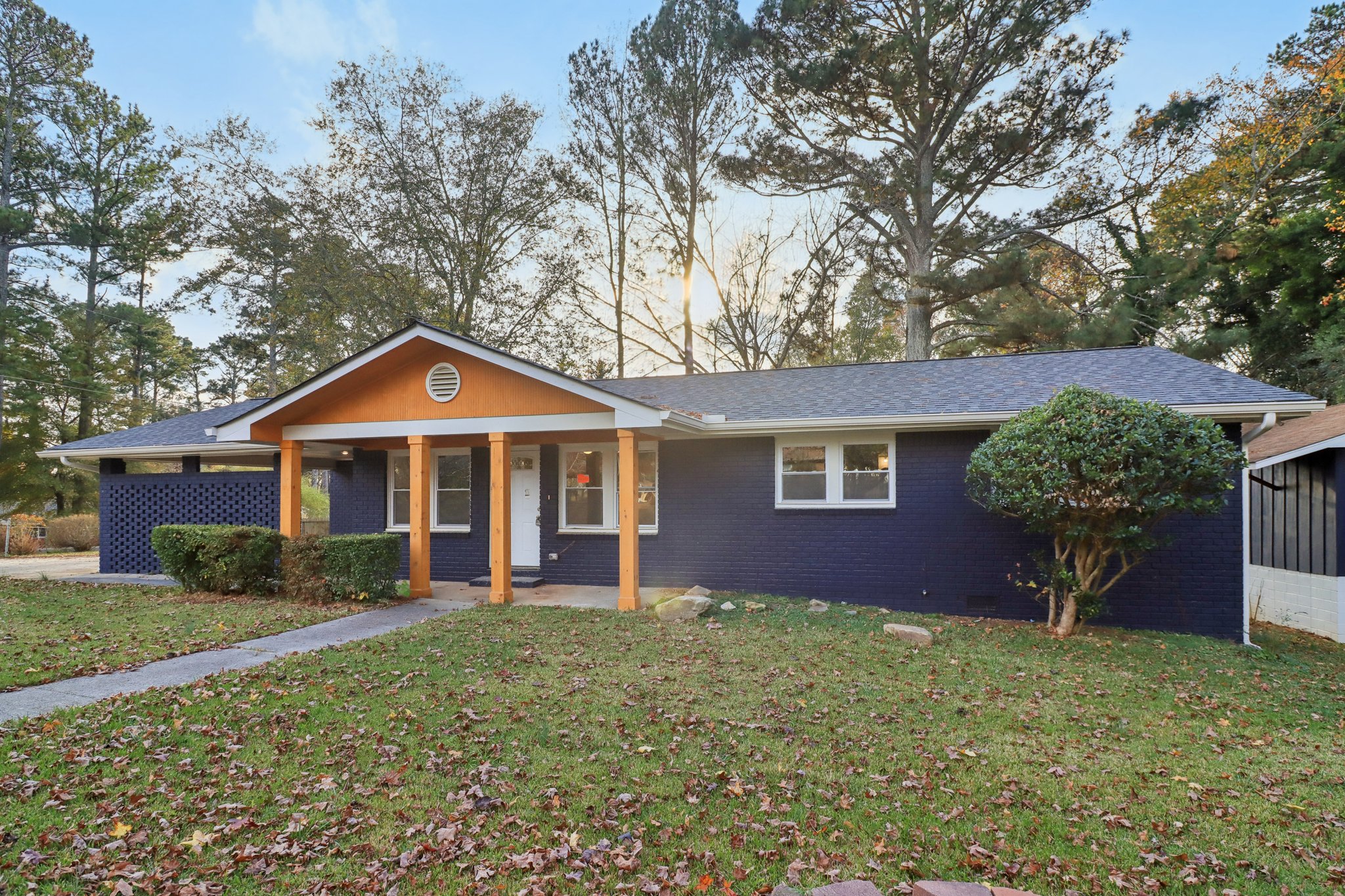 Dobbins Dr-S2511-003.jpg