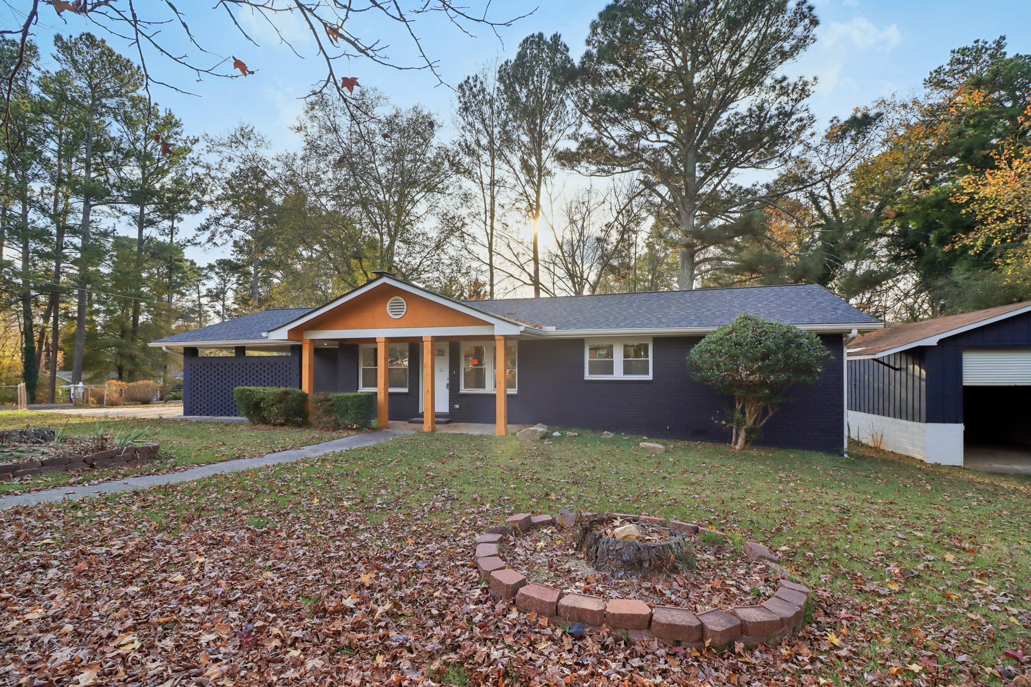 Dobbins Dr-S2511-004.jpg