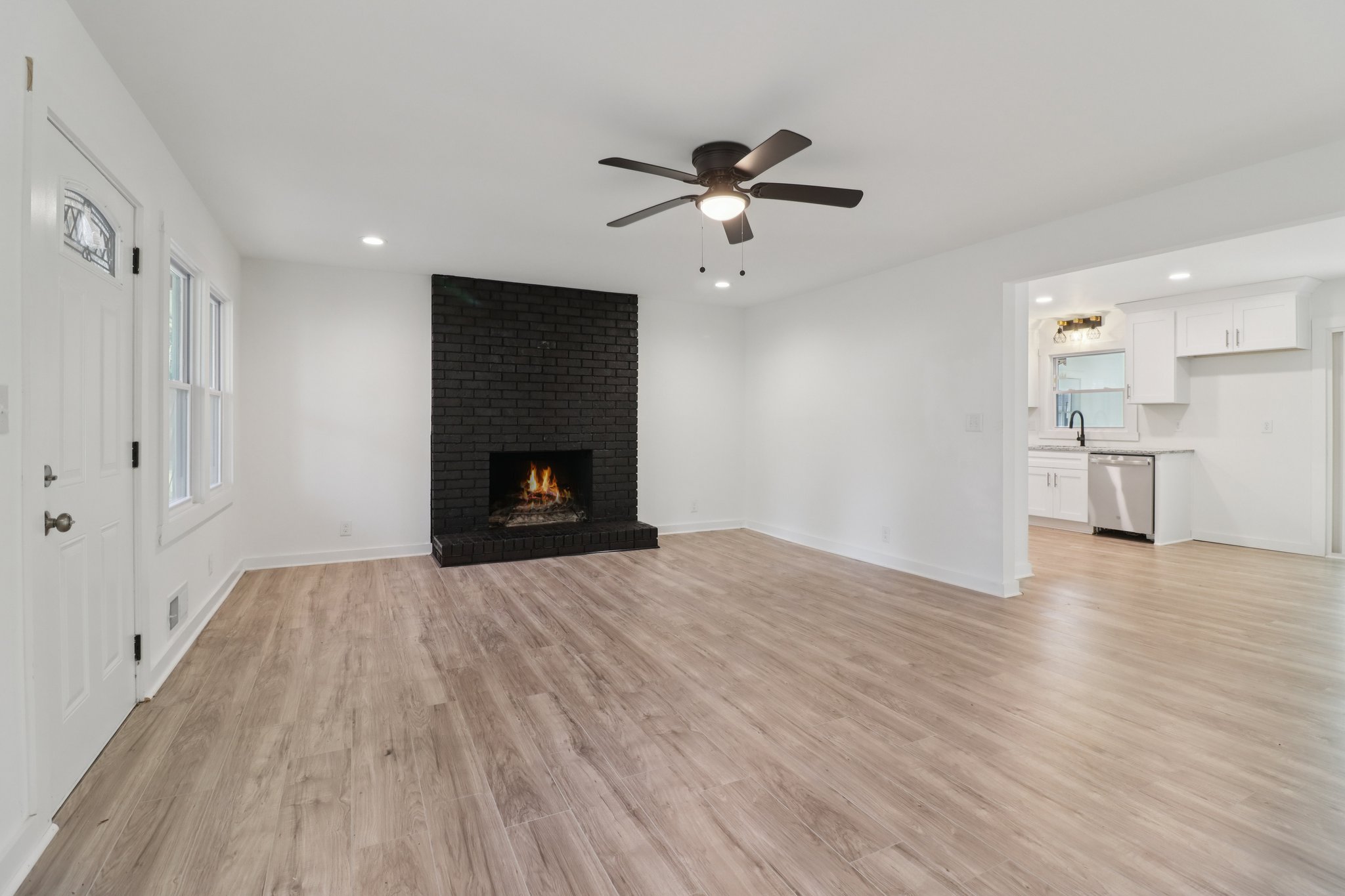 Dobbins Dr-S2511-010.jpg