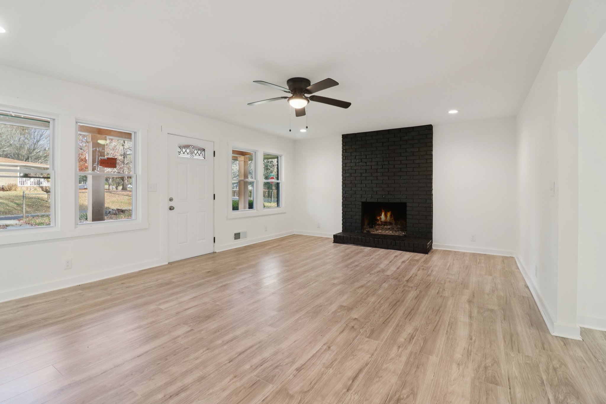 Dobbins Dr-S2511-011.jpg