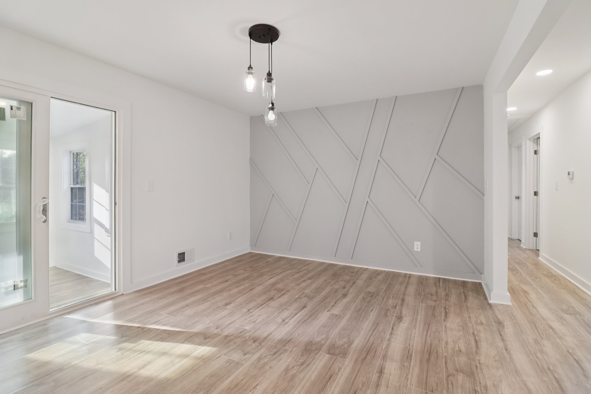 Dobbins Dr-S2511-014.jpg