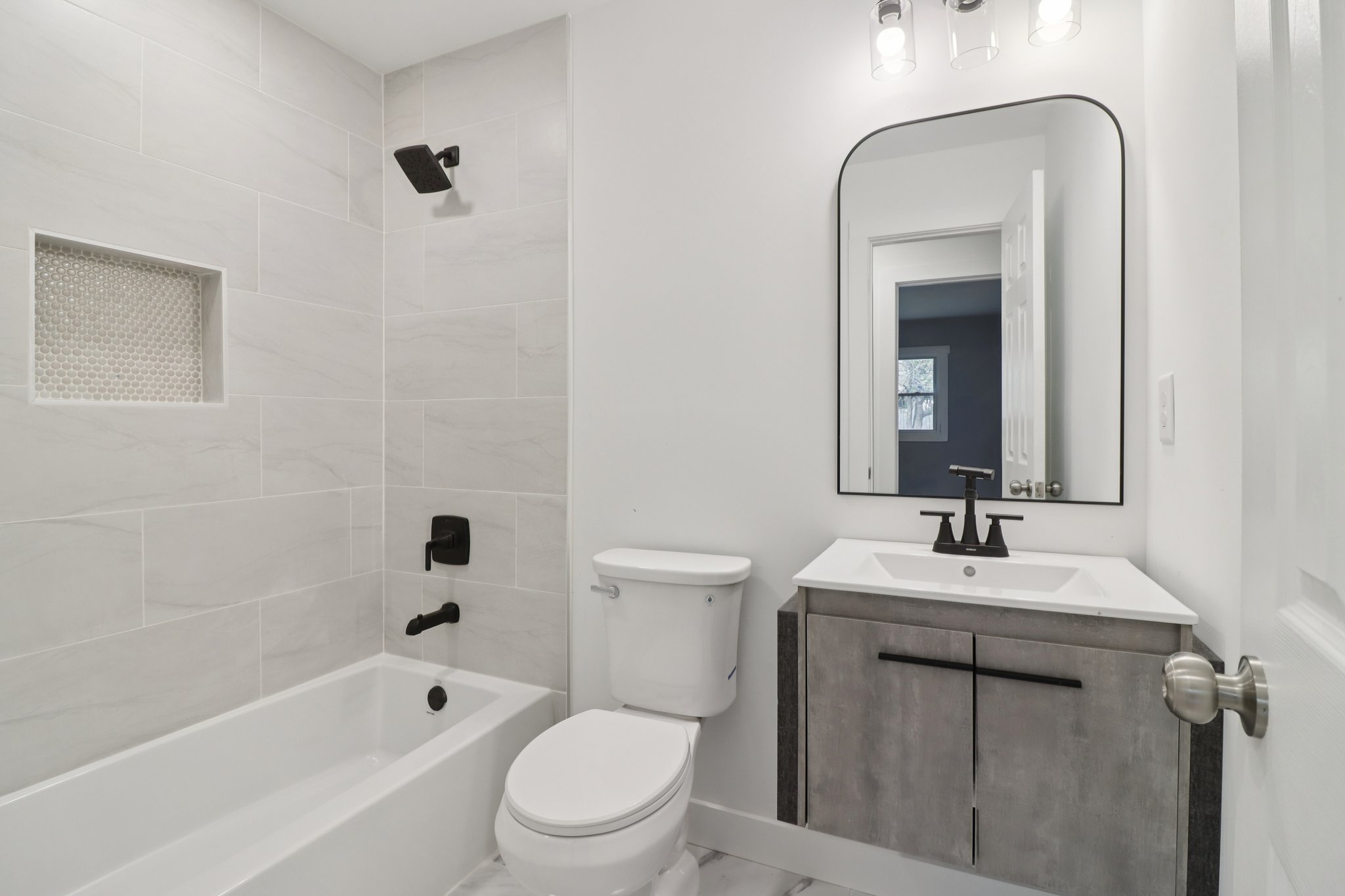 Dobbins Dr-S2511-022.jpg