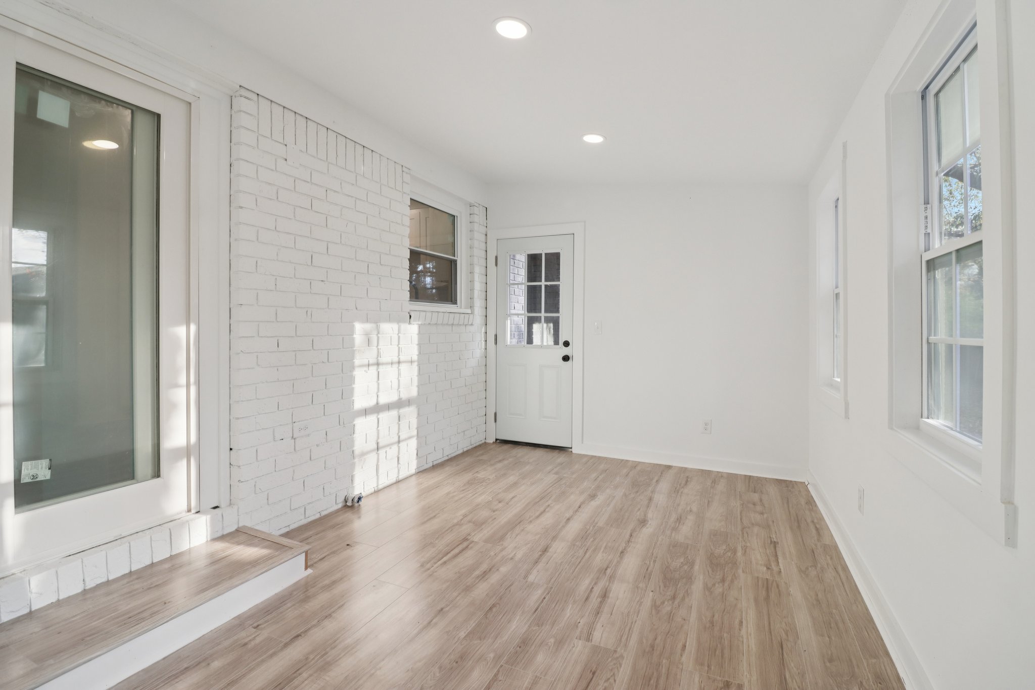 Dobbins Dr-S2511-035.jpg