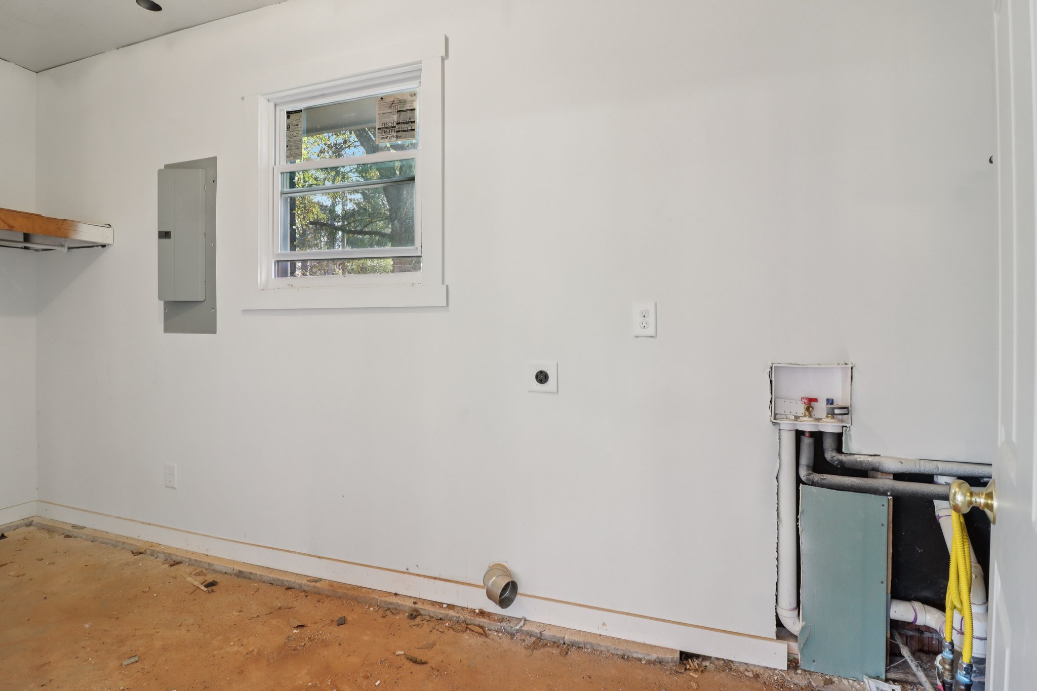 Dobbins Dr-S2511-038.jpg