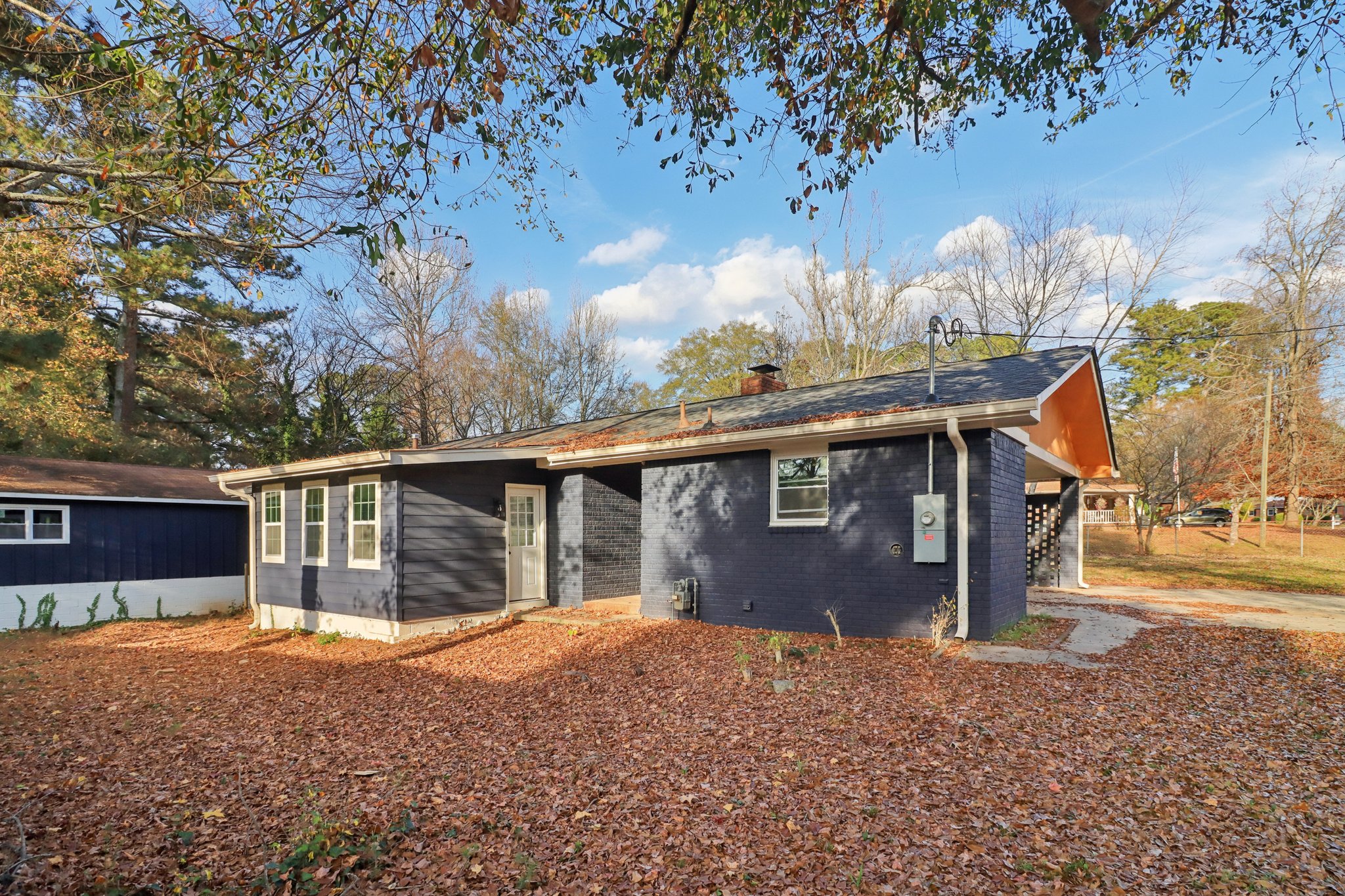 Dobbins Dr-S2511-042.jpg