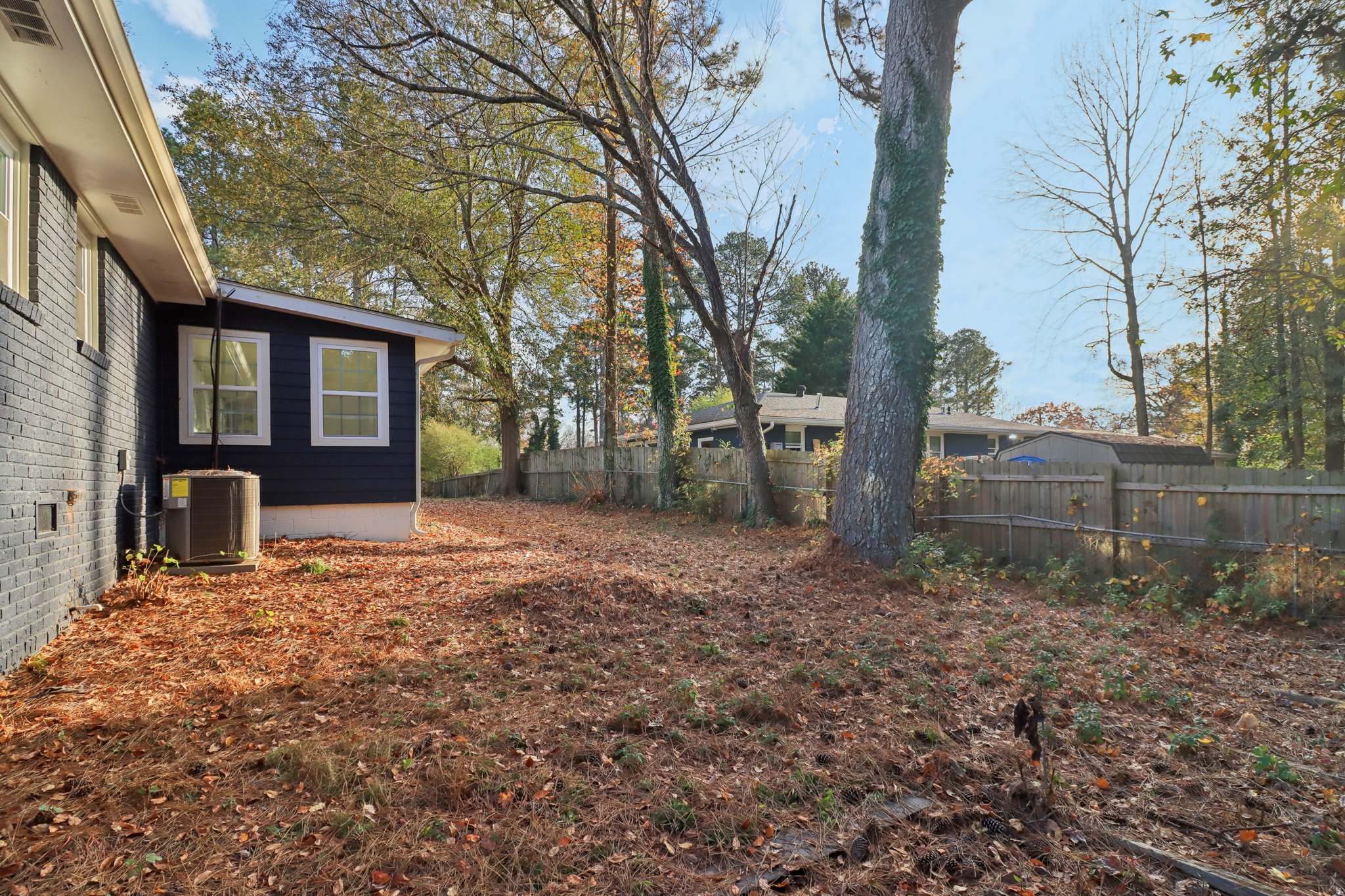 Dobbins Dr-S2511-047.jpg