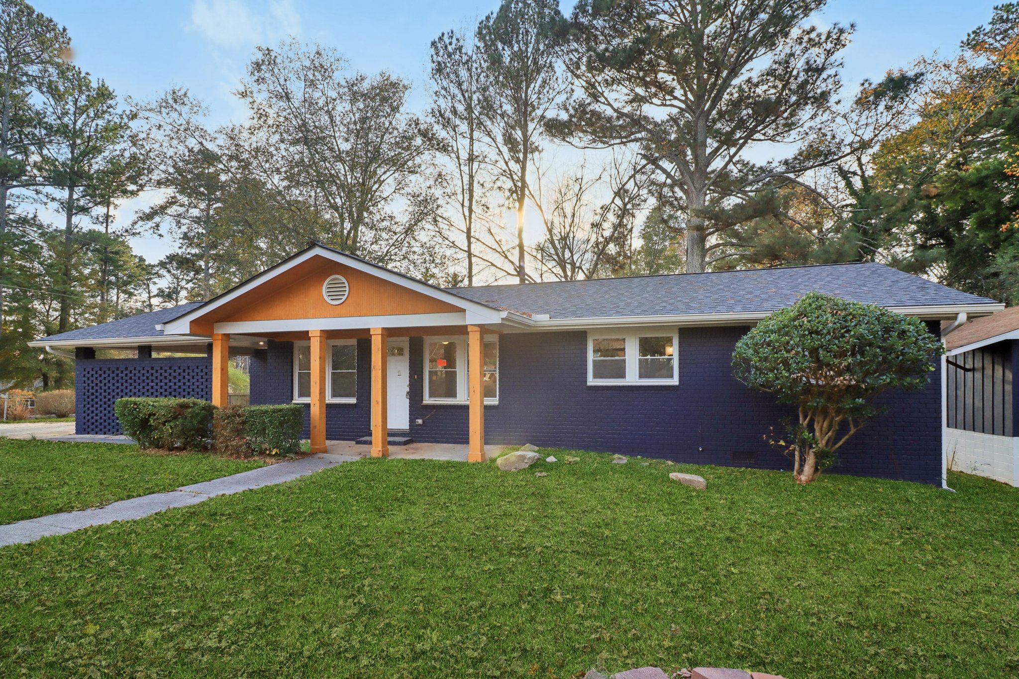 Dobbins Dr-S2511-051.jpg