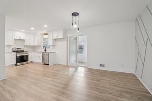 Dobbins Dr-S2511-016.jpg