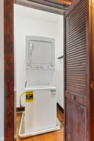 2110 W Montrose Ave 2S_006