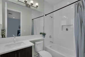 Guest Suite Bath - Second Floor