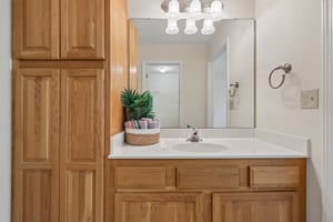 Lakefield Dr-S0805-012.jpg