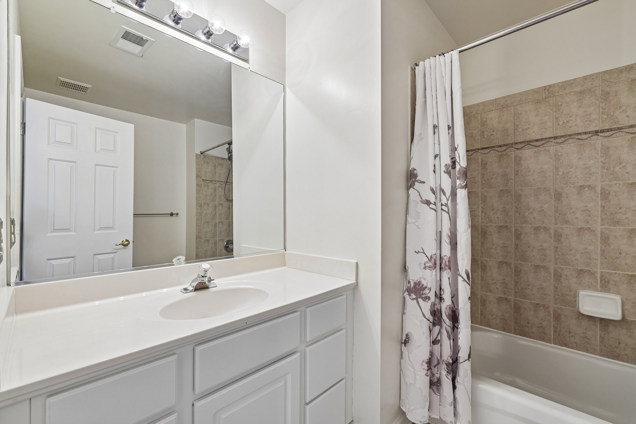Hickory Forest Way-S2608-045.jpg
