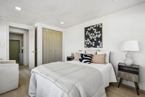 25th St S-S1310-032.jpg