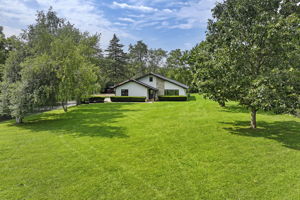  Photo 0