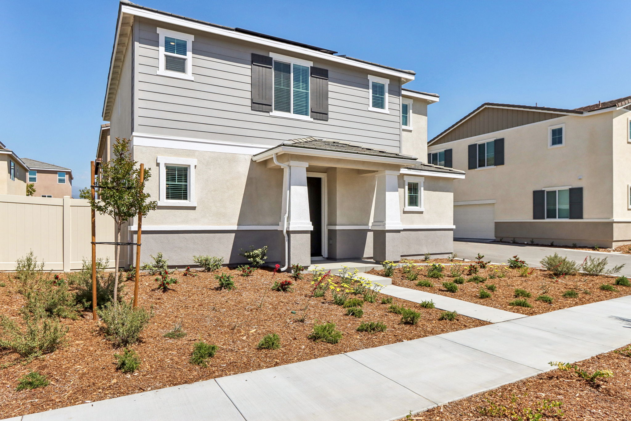 SoCal- Willow at Live Oak- 2112 Bergamot St Redlands CA 92374-002