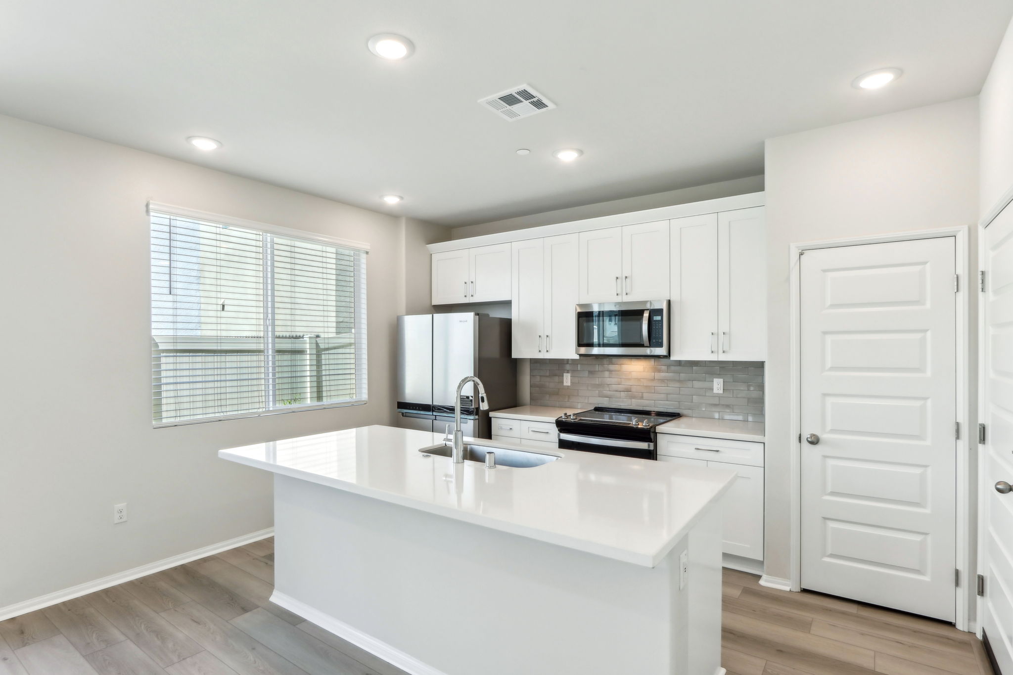 SoCal- Willow at Live Oak- 2112 Bergamot St Redlands CA 92374-012