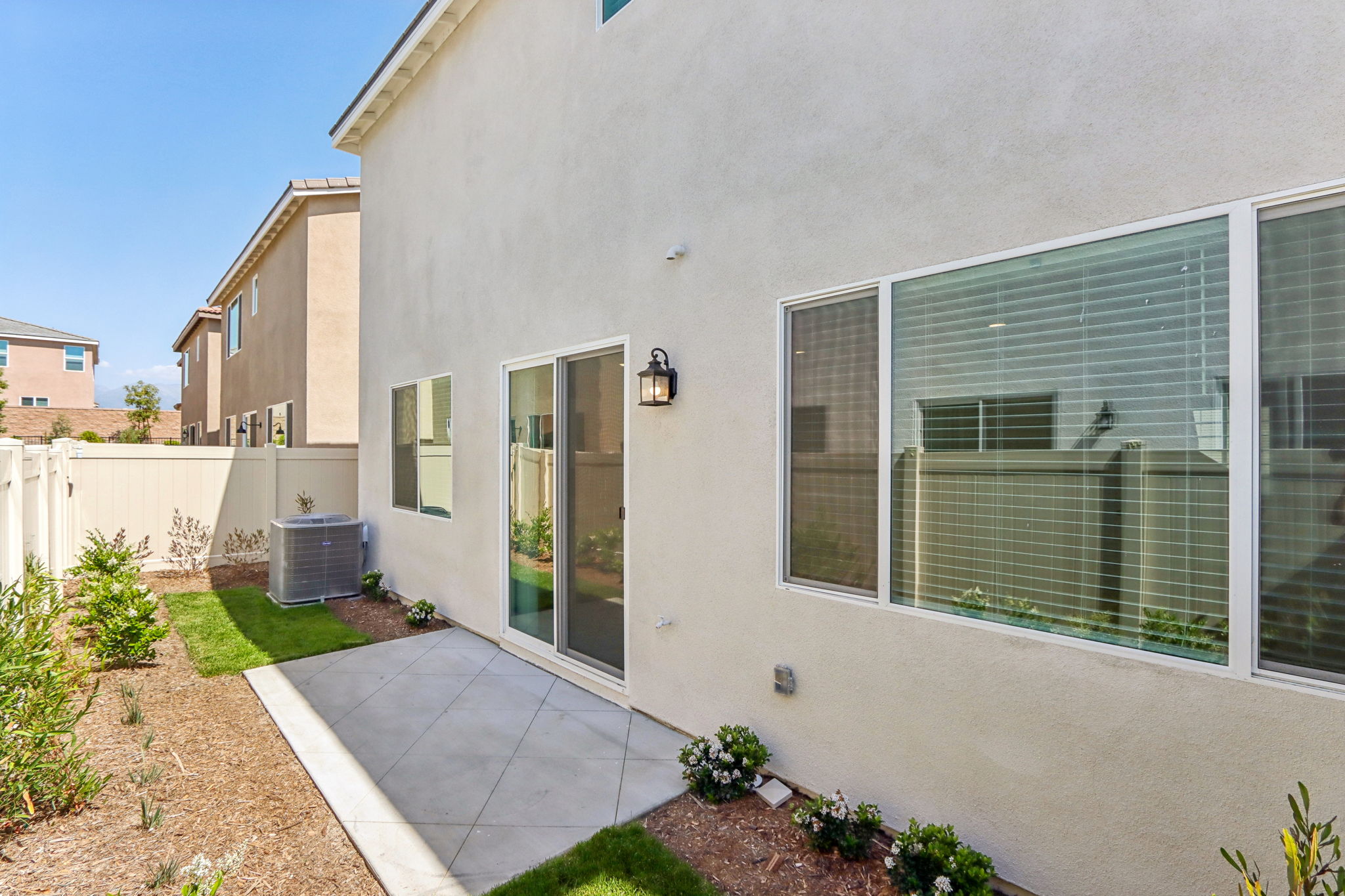 SoCal- Willow at Live Oak- 2112 Bergamot St Redlands CA 92374-036