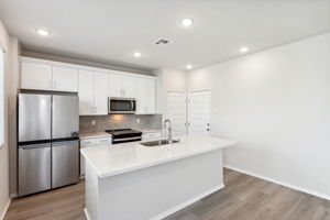 SoCal- Willow at Live Oak- 2112 Bergamot St Redlands CA 92374-010