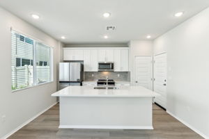 SoCal- Willow at Live Oak- 2112 Bergamot St Redlands CA 92374-011