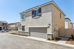 SoCal- Willow at Live Oak- 2112 Bergamot St Redlands CA 92374-033