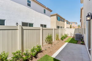 SoCal- Willow at Live Oak- 2112 Bergamot St Redlands CA 92374-035