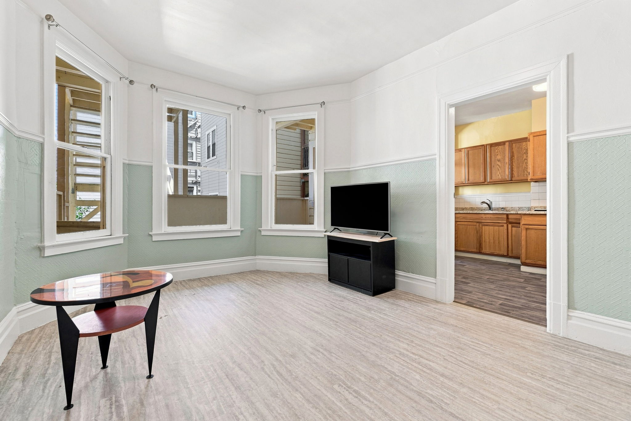 024_F8_2112 Mason St 2112-2116