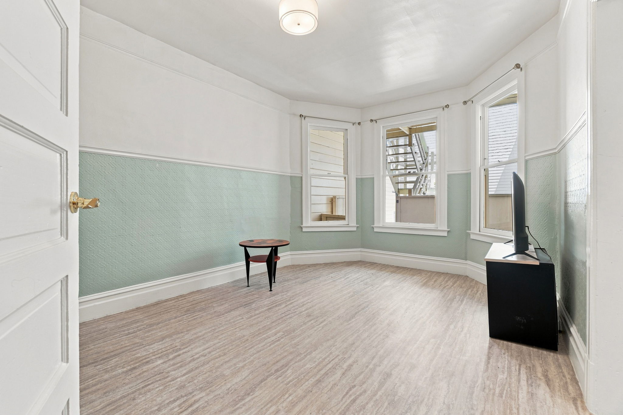026_F8_2112 Mason St 2112-2116