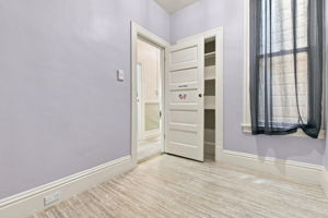 037_F8_2112 Mason St 2112-2116