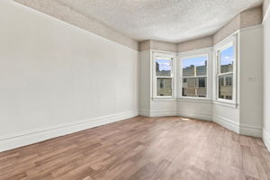 047_F8_2112 Mason St 2112-2116