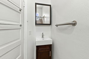 056_F8_2112 Mason St 2112-2116