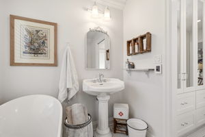  Photo 40