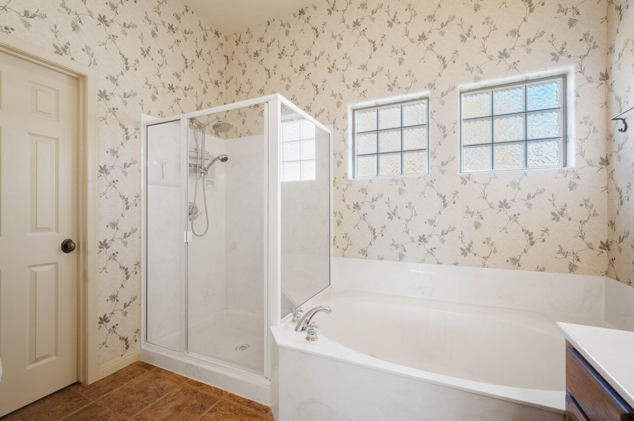 Primary Bathroom (2)