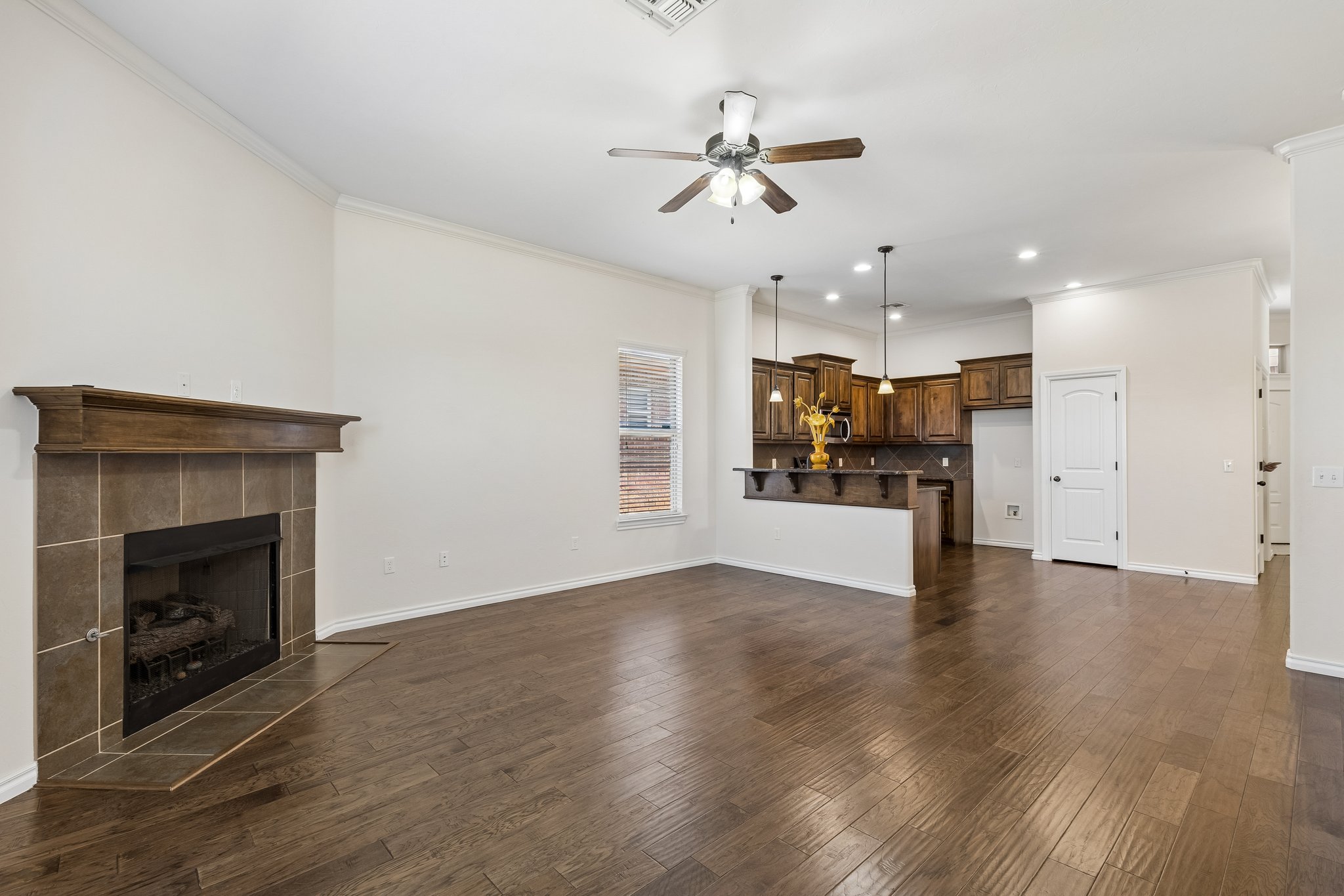 2113 NW 158th St_009.jpg